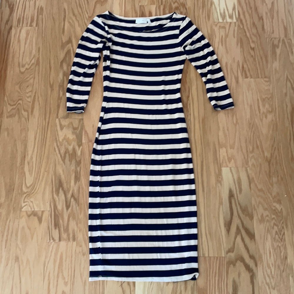 Blue and white striped 👗